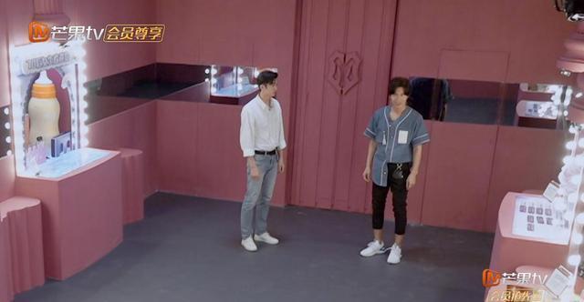 《哥哥》：一開始以為是看哥哥們答題，看完后才發(fā)現(xiàn)原來主角是門