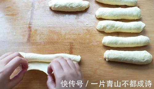 玉米油|教你做懒人版面包,不用揉面,更不用揉膜,面包柔软拉丝又好吃