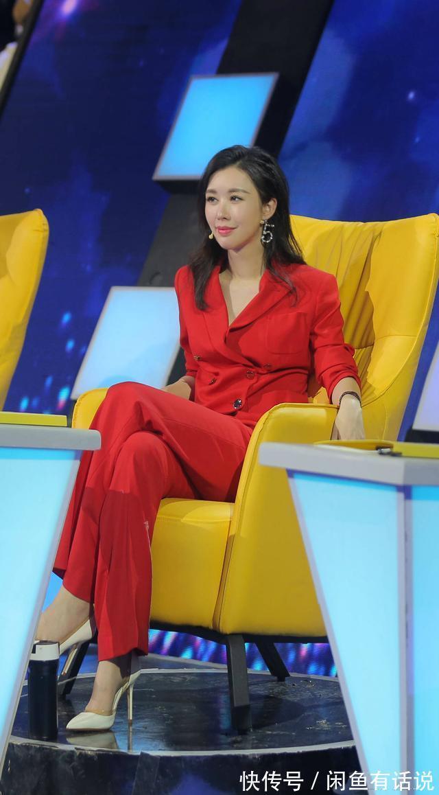 知性|王石小30岁娇妻越来越富态,穿开叉旗袍身材挺有韵味,阔太范十足