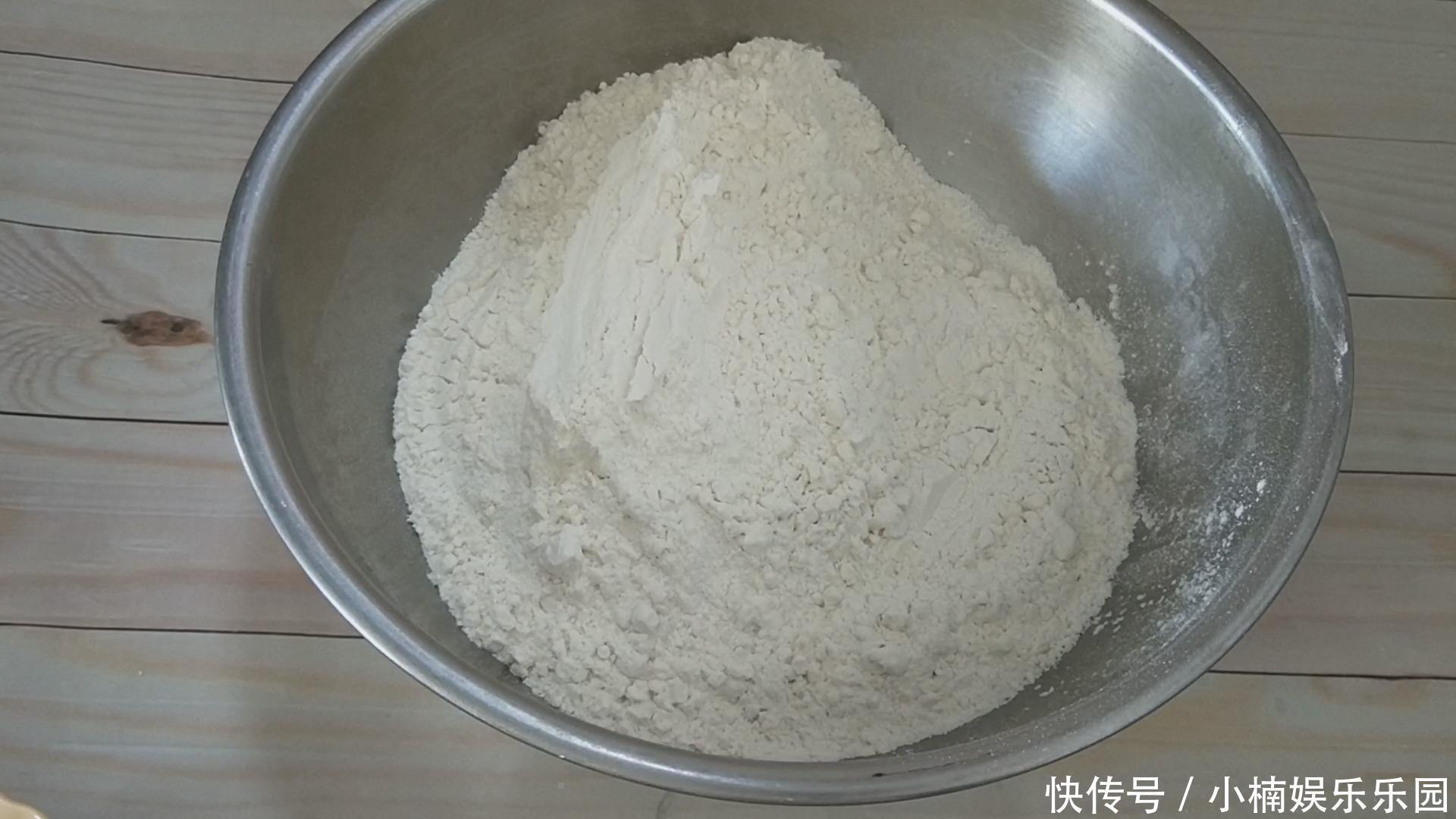 早餐饼又出新做法，比包子馒头都好吃，我家一周吃三次，太香了