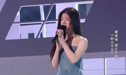 《好声音》冠军签约,看到公司艺人现状,网友:凉了