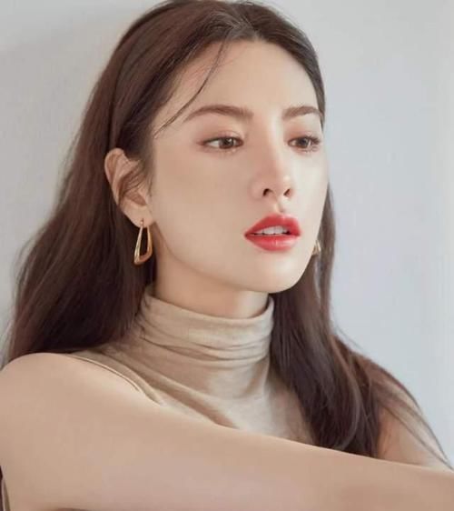 ?“黄头发”早就过时了，2020年流行这3种发色，显白又高级