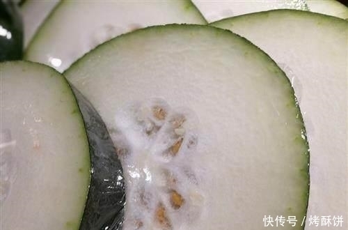 百合|女人月经量少,常吃3个“碱性食物”,补充雌激素,不早衰