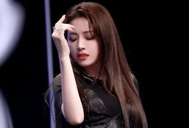 青你2中有颜有实力的4位选手，许佳琪人气最高，喻言终于被看到