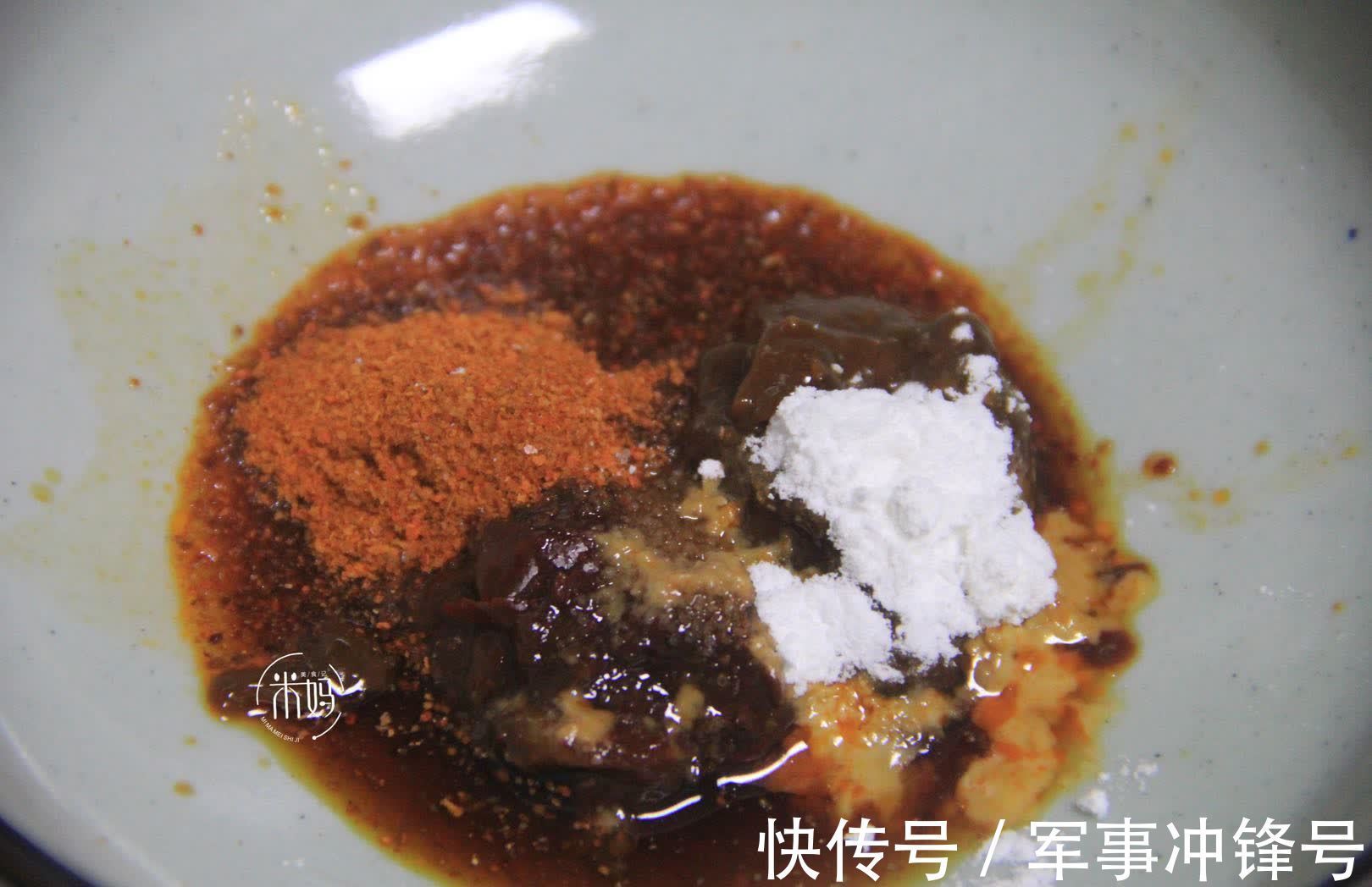 黄豆酱|最近这早餐饼超火，不揉面不发面，5分钟搞定，金黄酥脆层次分明