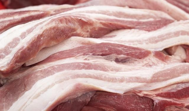 买五花肉,注意区别“上五花”和“下五花”,口感差别大,别买错