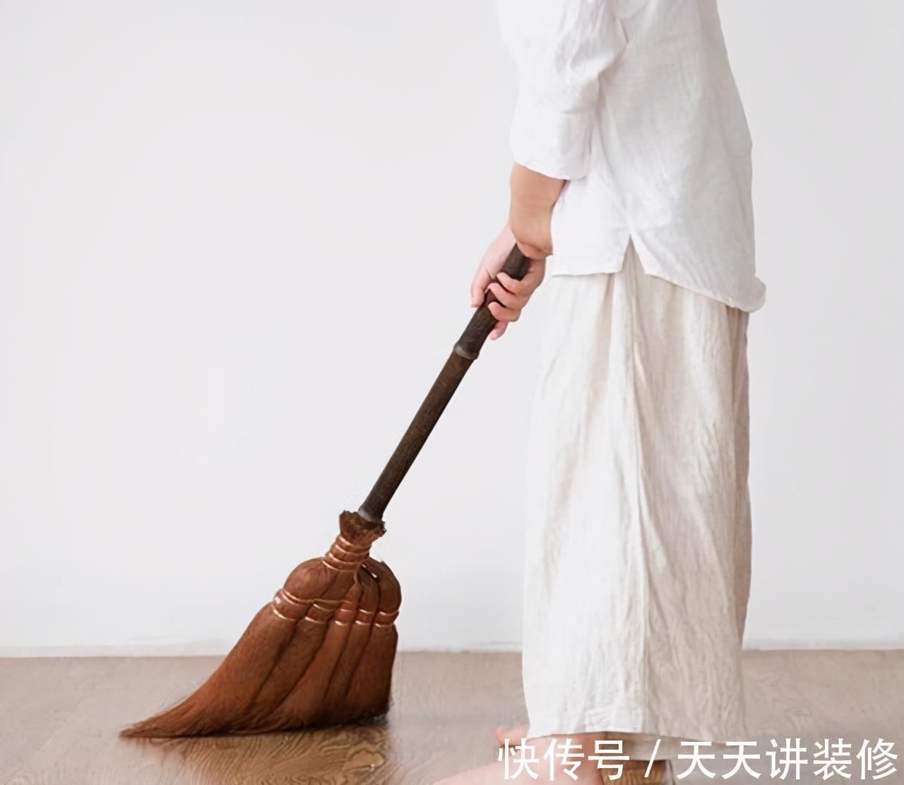 卫生间|不要把扫把放在这3个地方，不是因为迷信，其实很多人都放错了