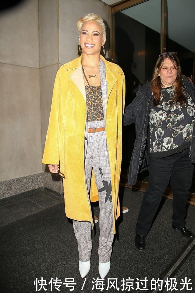 这个冬天皮衣过时了,鹿皮绒才是新潮流,帅气大方还挺成熟