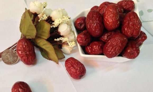 失眠|红枣配上它，大肚子没了，失眠好了女人不想满脸皱纹，可以试试