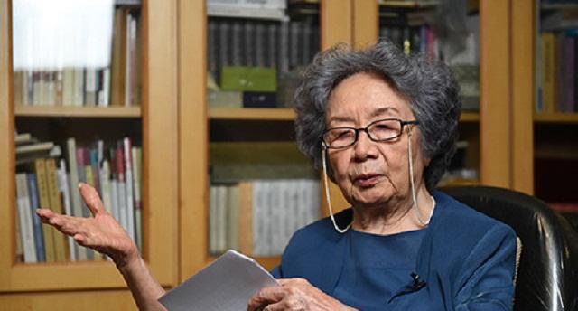 每日|95岁的她没有忘记初心,裸捐3568万,自己每日却只吃些清粥小菜