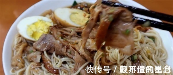 辣子|临洮小哥卖热凉面,一碗面卤汁浇两遍,有客人开车300公里过来吃!
