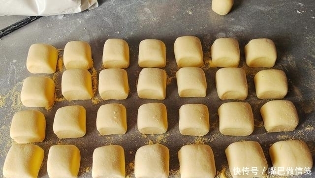 口感|做玉米面馒头，掌握2个秘诀，香甜松软，比纯面粉更好吃