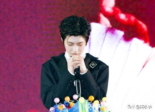 父母涉黄，选手双重国籍，粉丝为打投倾倒牛奶，《青3》终于停录