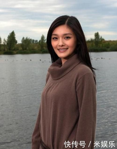 脸上有这4个“特征”,就放弃“黑长直”吧换上卷发会更女神