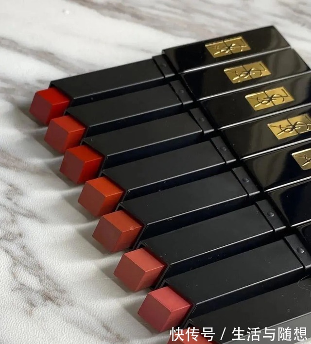 logo YSL小黑条口红真假辨别!