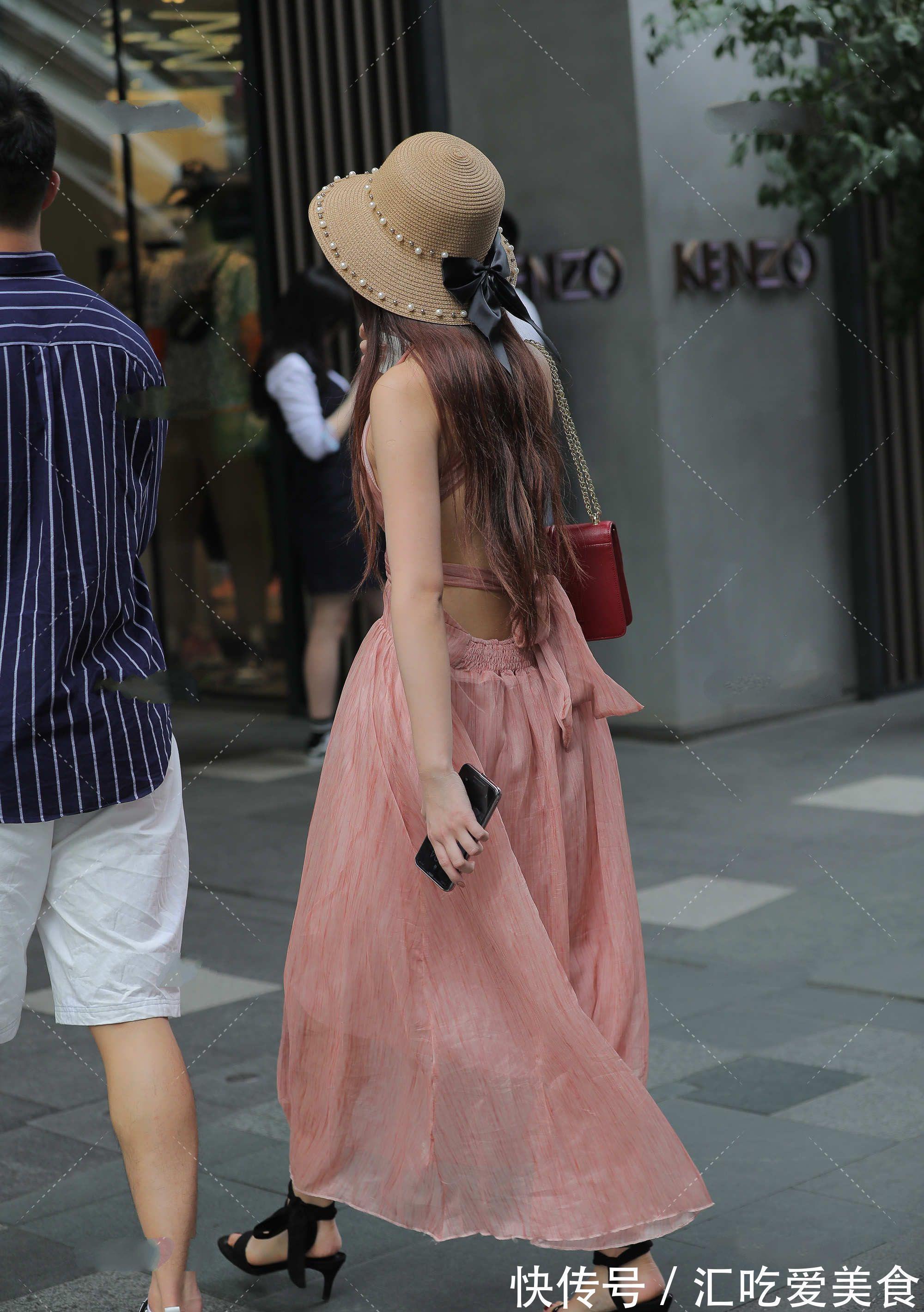 珍珠 粉色连衣裙,搭配珍珠草帽,轻松打造宫廷风,尽显小公主风范