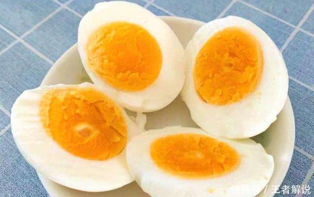 鸡蛋|煮鸡蛋,壳难剥?教你一个好方法,不用凉水激,也能轻松剥壳