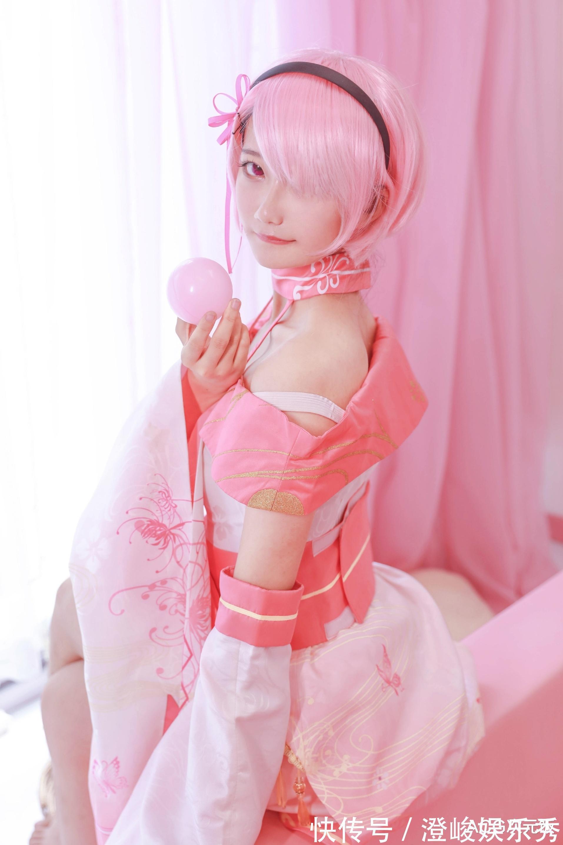 cos|Re0:和服拉姆cos,抬腿侧坐浴缸,姐姐大人和蕾姆老婆我全都要!