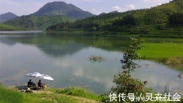 浮漂|夏天水库手竿钓翘嘴，注意这些要点，翘嘴连竿上，狂拉到手酸