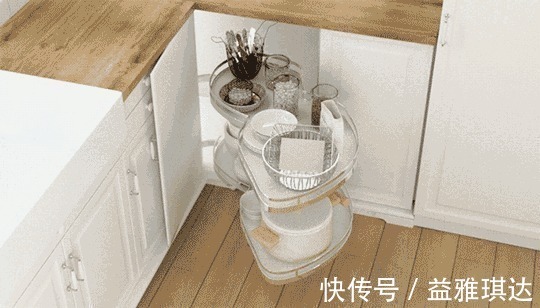拉篮|厨房拐角位置很鸡肋那是你没用好，学习外国人做储藏室多一间房