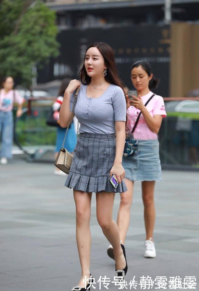 模特 换一件旺夫的衣服穿吧，更能突显自己的魅力