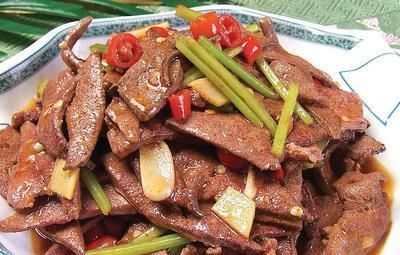 乌骨鸡|女人气血不足老得快？多吃这几样食物，让你面若桃花更显年轻