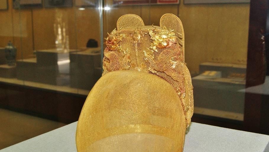 6件国宝级文物,代表着地位与权威,其中一个曾售价800万