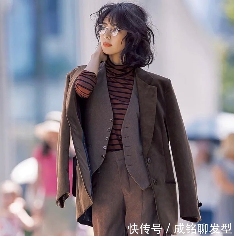 秋天|最适合秋天的大地色穿搭,看博主如何搭配出高级感,温暖又显气质