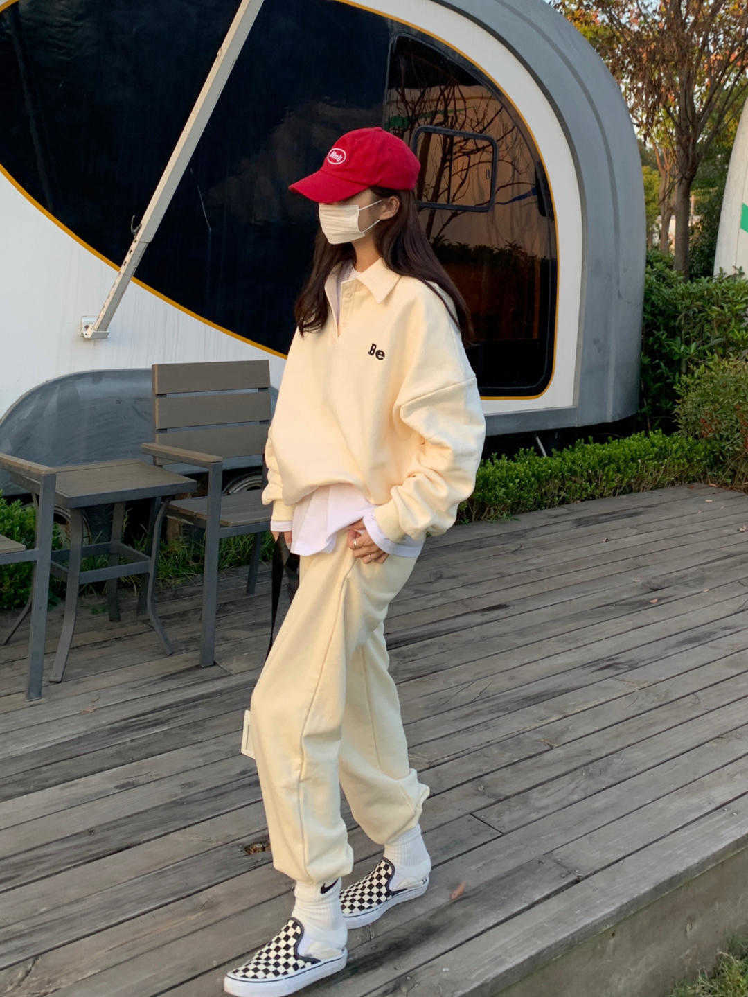 米黄色|别再说冬季单品穿不出减龄效果了!码住这四套造型,唯美又有气质