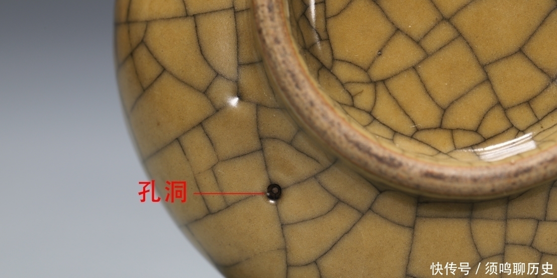 清中期 黄哥釉长颈瓶