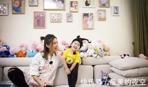 包文婧|張歆藝曬餃子和兒子玩的照片,夸餃子是個好姐姐