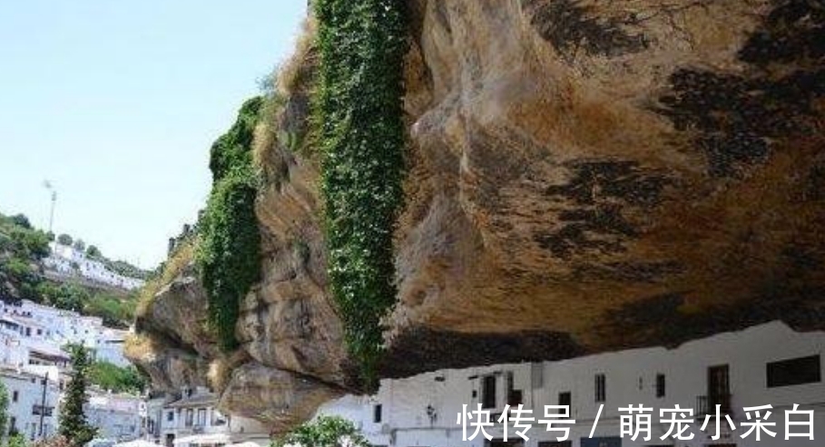 村庄|被压在石头下的村庄：当地人生活600年，不怕坍塌却只怕这件事