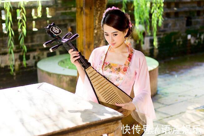 大长腿#才女出上联:“白头翁,牵牛耕熟地”,书生的下联让她芳心暗许