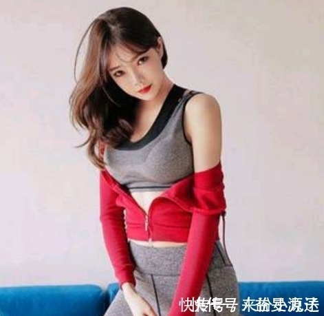 丰腴|紧身打底裤小姐姐,身材丰腴性感,呈现不一样的韵味!