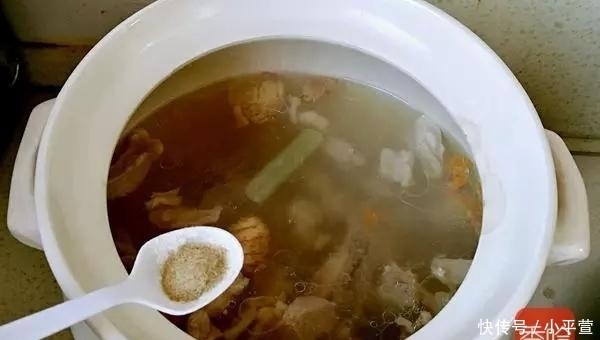 羊肉别再直接炖了, 多加这一步, 羊肉汤鲜还没膻味