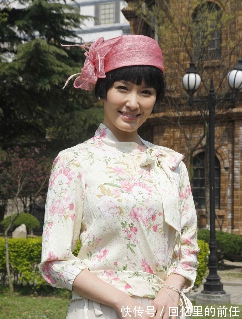 花玲珑!心中纵有千千结,一阙浓词今古阅。纵有泪,满满相思切