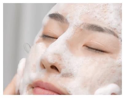 原来我们真的不会洗脸！难怪皮肤差，这3个“误区”要注意