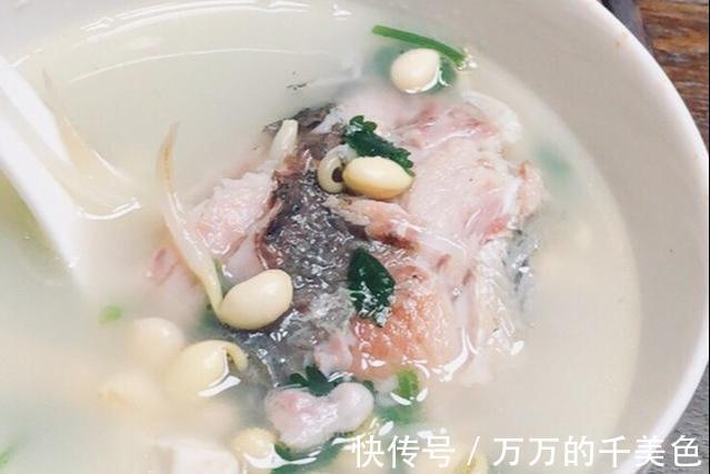 炖鱼时,教你一招去腥妙招,只需加一勺此料,鱼肉鲜美腥味全无