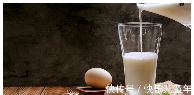 乐乐|张文宏:提高孩子免疫力要多喝牛奶,喝牛奶这3个误区你要知道