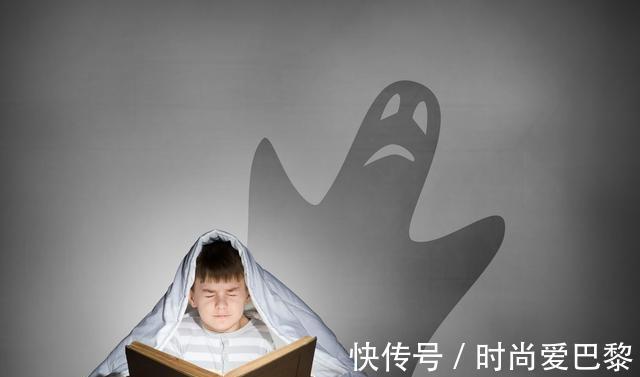 妈妈|孩子胆小怕黑，家长应如何正确引导