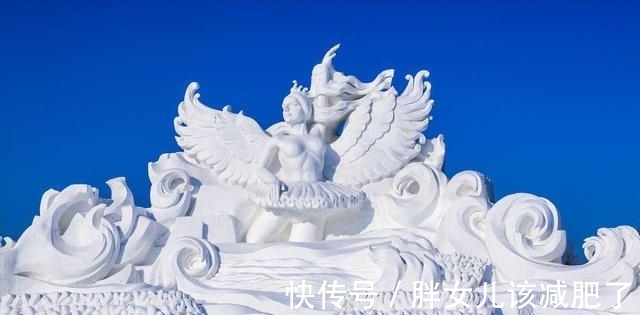 千般苦!岁月把酒与君共,腊梅笑绽待春还