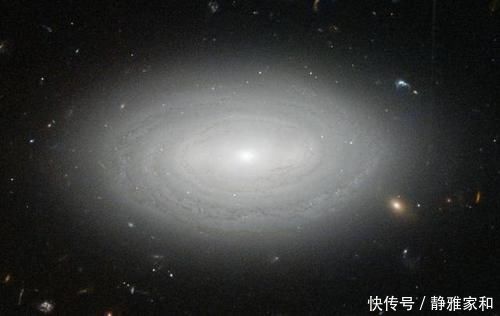 埃德温·哈勃 宇宙中最孤独的星系，至少要跨越一亿光年的距离，才能触到另一个
