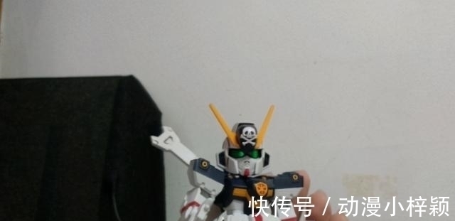 可乐|日本动漫太扯淡,徒手把碳捏成钻石,网友们纷纷玩起了梗