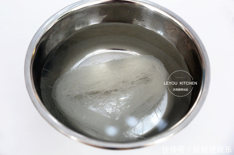 一看就很清爽的菜,做法简单,每次做一大盘不够吃