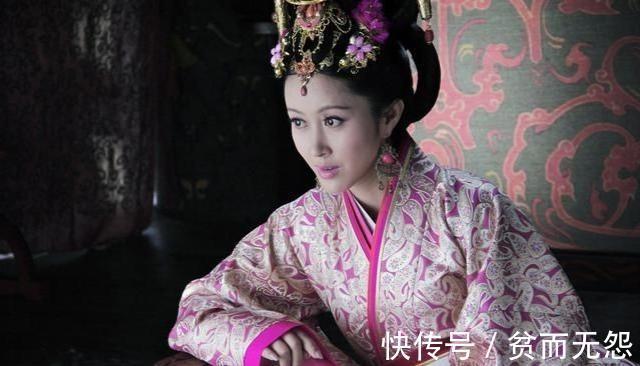 郑袖|陷害屈原，坏事做尽的宠妃郑袖当真不嫌弃楚怀王身上的气味吗？