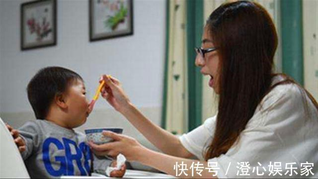 宝宝|“终于可以吃饭了”,妈妈喂完宝宝刚想吃饭,却发现饭菜都没了