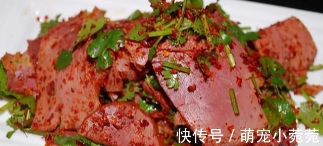 十五道饭店精品凉菜，川味十足，味型丰富，深受广大观众喜爱