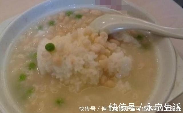 吞咽期|这种常见辅食真的不适合孩子，消化不了有害健康，很多奶奶经常喂