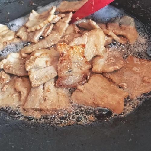 下馆子|五花肉这样做,再也没有机会下馆子了