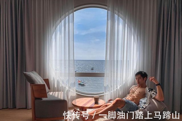 肌肉|帅气的五官、紧实的身材，阳光型男的胸肌、腹肌、人鱼线真上头！